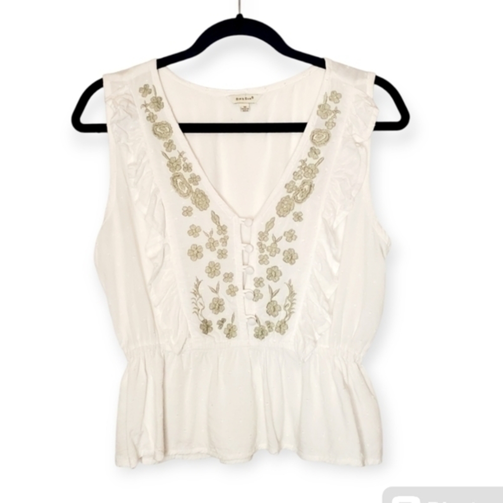 SIM & SAM White Ruffle Green Embroidered Bohemian Blouse